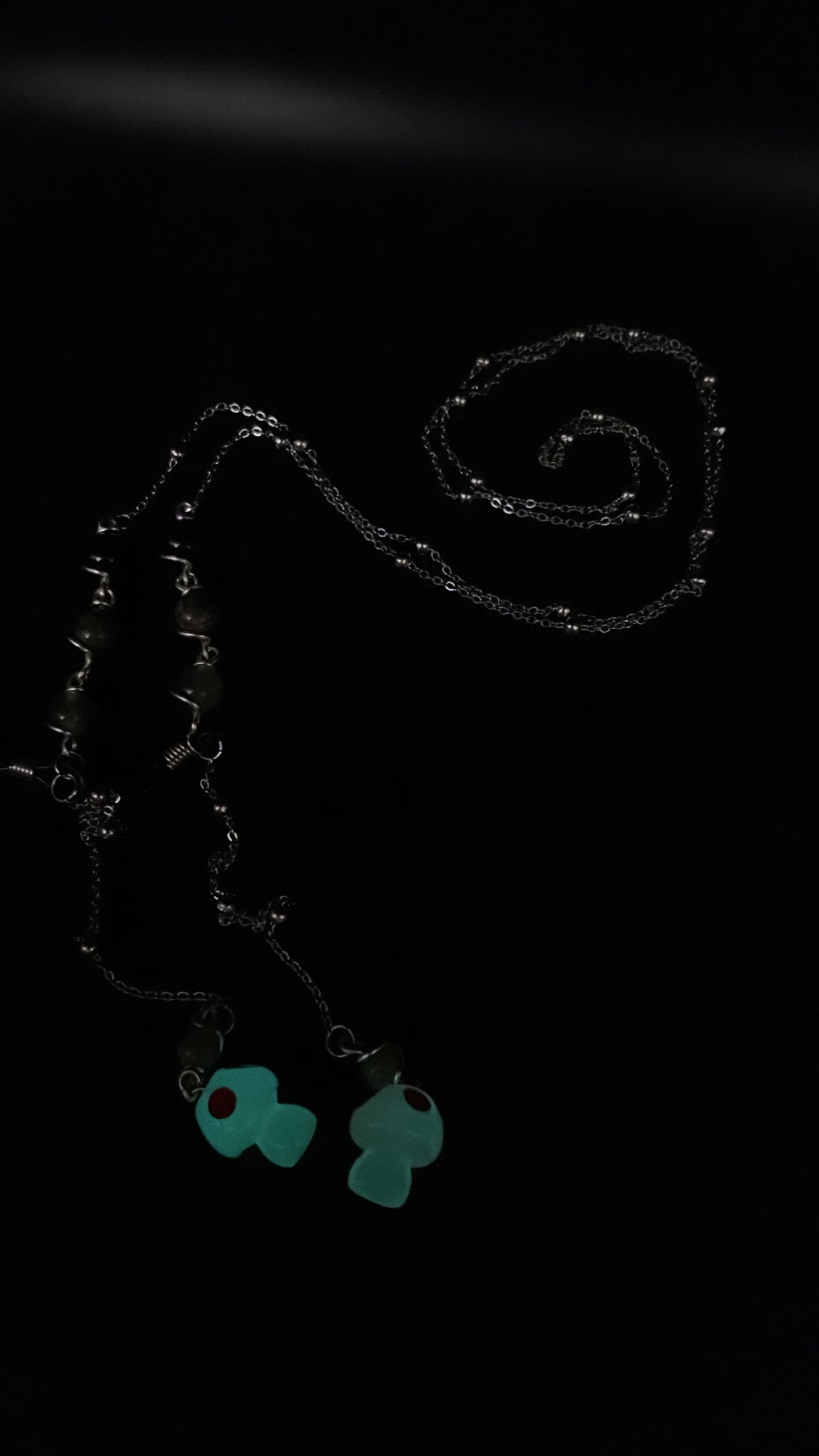 ✨ Elegant Silver Crystal Eyewear Chain with Glow-in-the-dark Red Mushroom Charm; Morganite, Obsidian, Bloodstone and Labradorite✨