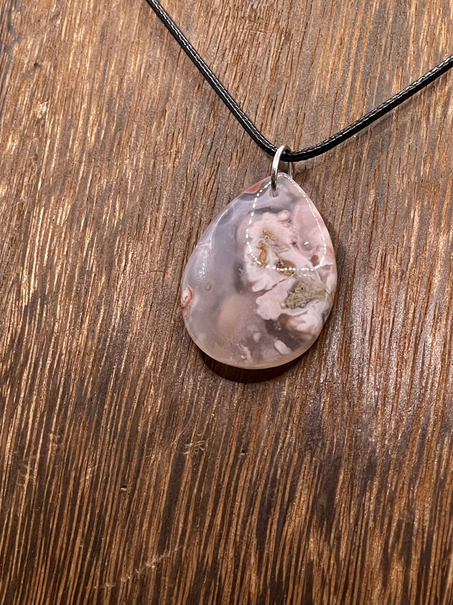 ✨ Blossoming Elegance: Tear Drop Flower Agate Crystal Necklace ✨