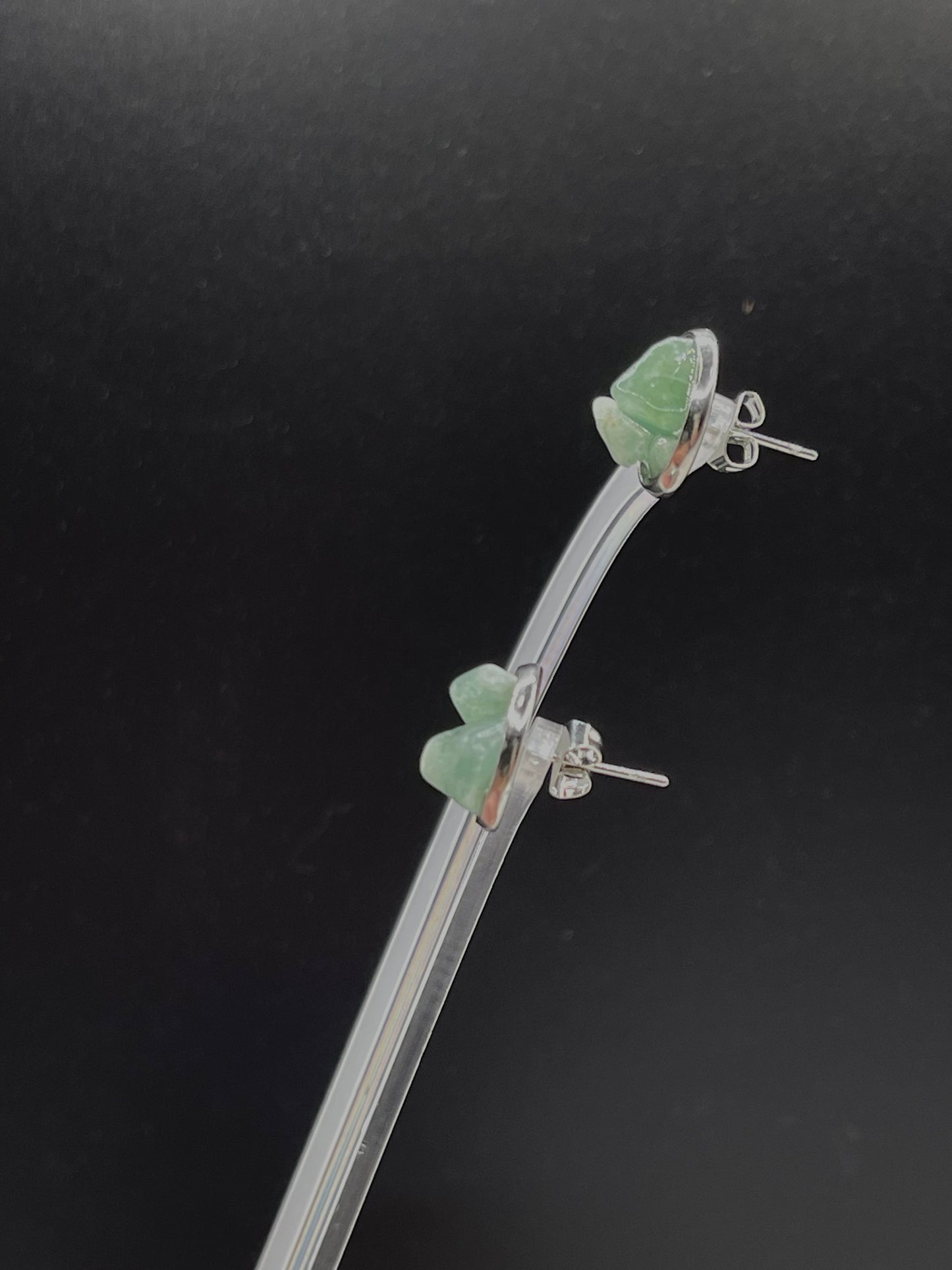 Radiant Simplicity: Silver Green Aventurine Crystal Chip Stud Earrings for Effortless Elegance